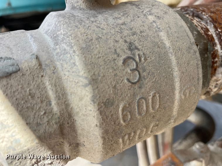 image for item LD9415 1993 Mack DM690S water truck