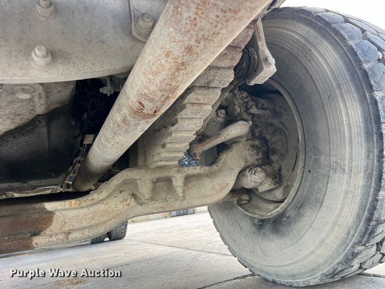 image for item LD9415 1993 Mack DM690S water truck