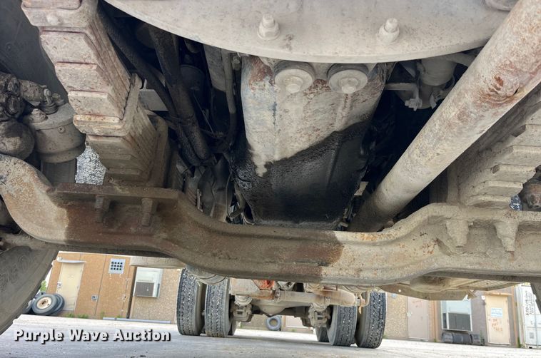 image for item LD9415 1993 Mack DM690S water truck