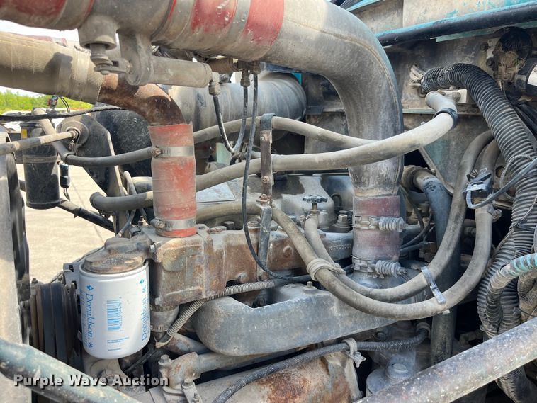 image for item LD9415 1993 Mack DM690S water truck