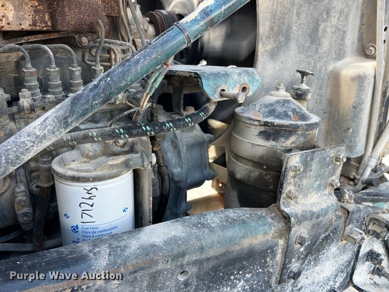 image for item LD9415 1993 Mack DM690S water truck