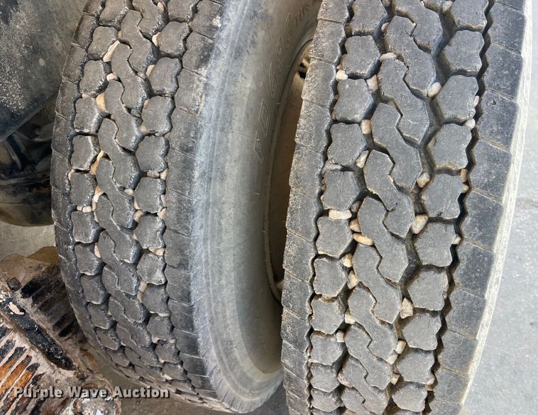 image for item LD9415 1993 Mack DM690S water truck