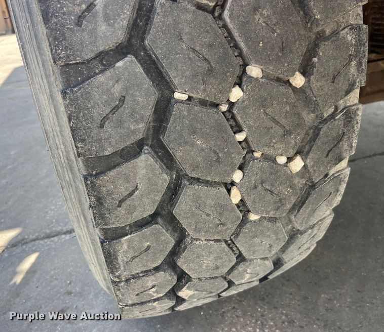 image for item LD9415 1993 Mack DM690S water truck