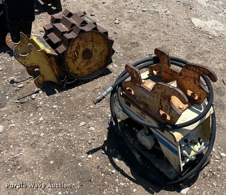 image for item LU9848 Mini excavator compactors