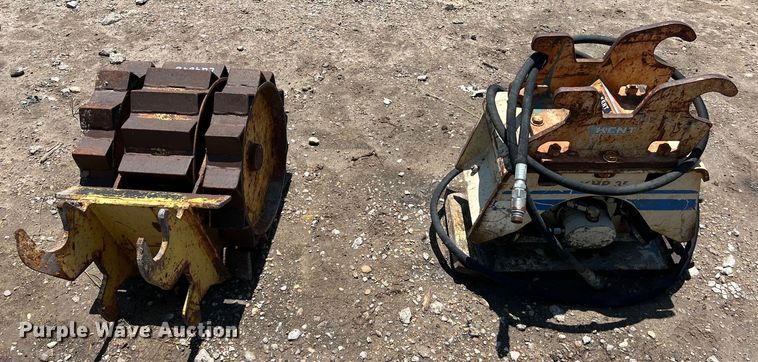 image for item LU9848 Mini excavator compactors