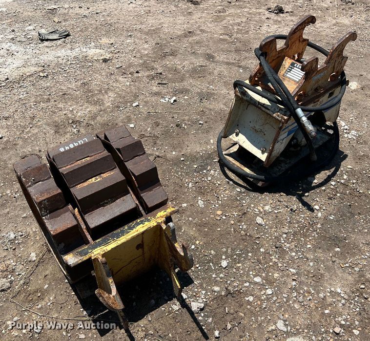 image for item LU9848 Mini excavator compactors