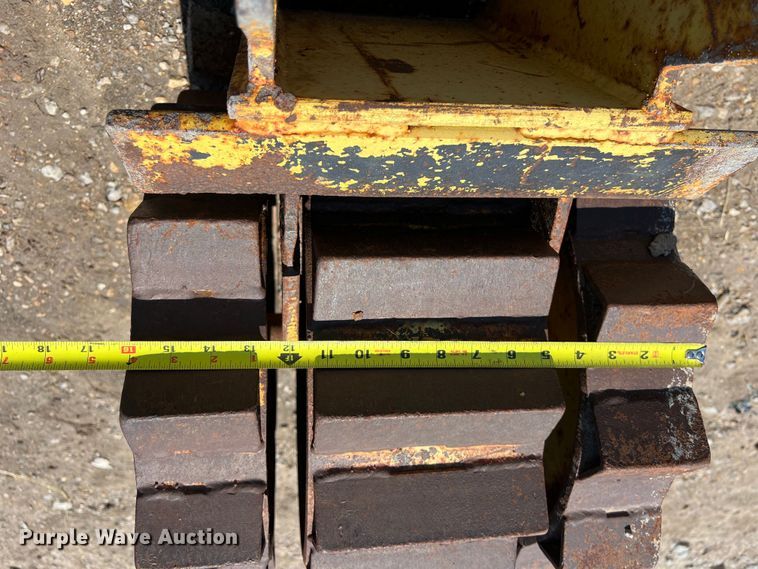 image for item LU9848 Mini excavator compactors