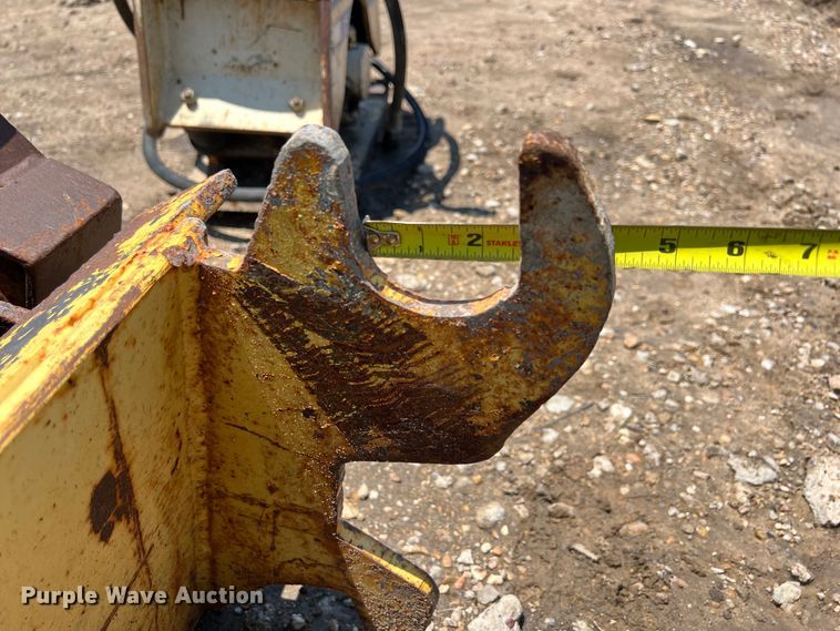 image for item LU9848 Mini excavator compactors