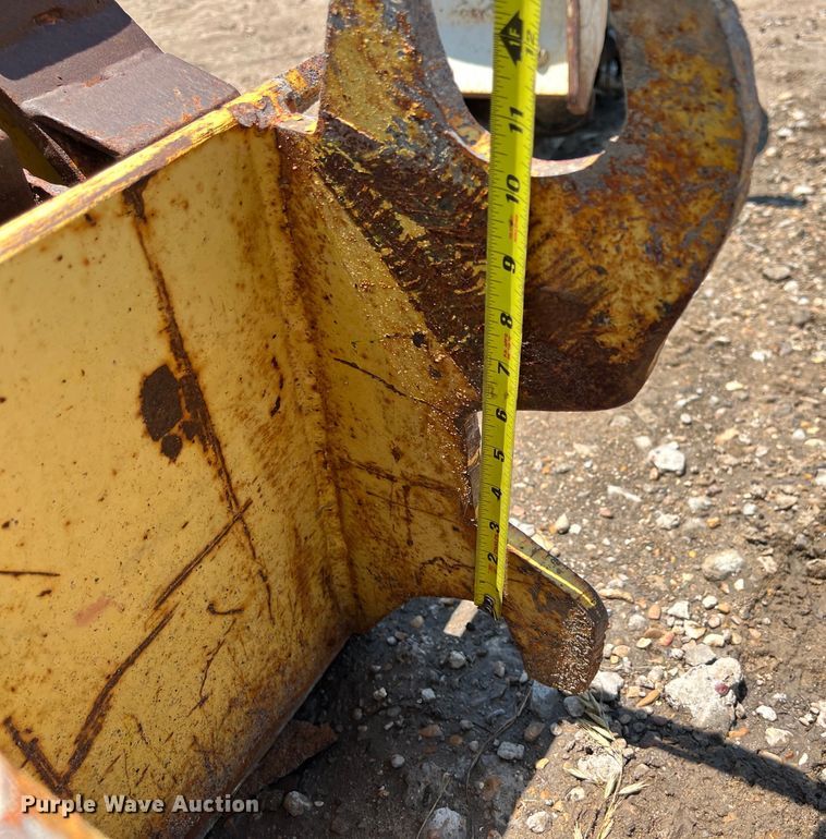 image for item LU9848 Mini excavator compactors