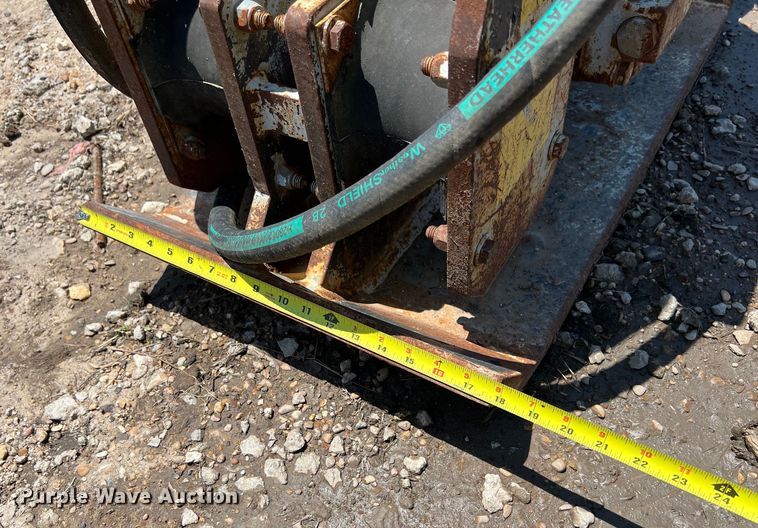 image for item LU9850 FRD HP65-II plate compactor