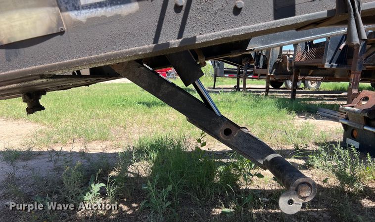 image for item LU9870 1994 Etnyre RTB40TD3-T1 lowboy equipment trailer