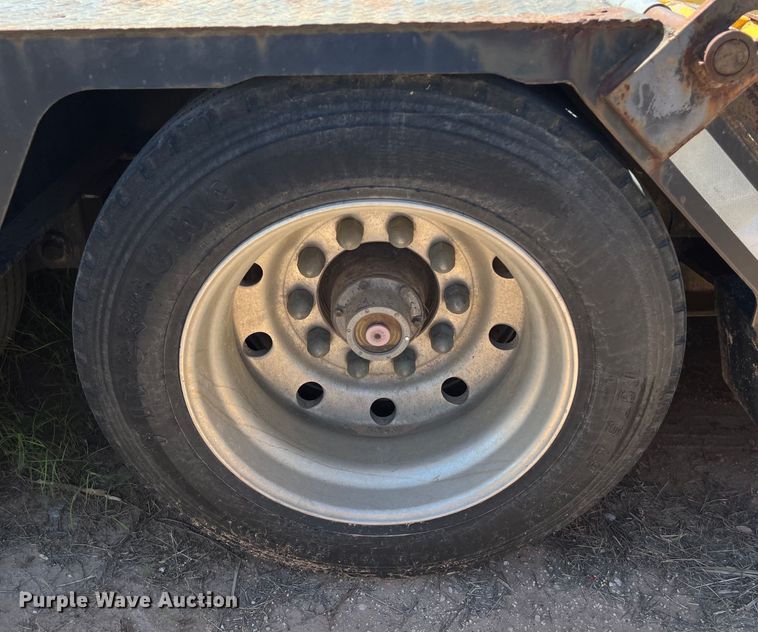 image for item LU9870 1994 Etnyre RTB40TD3-T1 lowboy equipment trailer