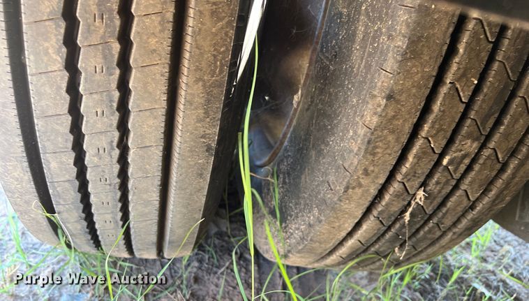 image for item LU9870 1994 Etnyre RTB40TD3-T1 lowboy equipment trailer