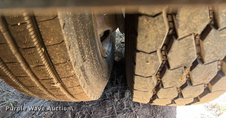 image for item LU9870 1994 Etnyre RTB40TD3-T1 lowboy equipment trailer