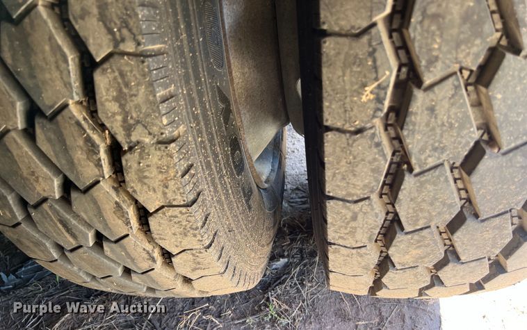 image for item LU9870 1994 Etnyre RTB40TD3-T1 lowboy equipment trailer