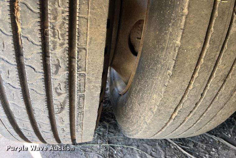 image for item LU9870 1994 Etnyre RTB40TD3-T1 lowboy equipment trailer