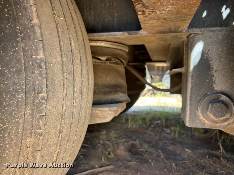 image for item LU9870 1994 Etnyre RTB40TD3-T1 lowboy equipment trailer