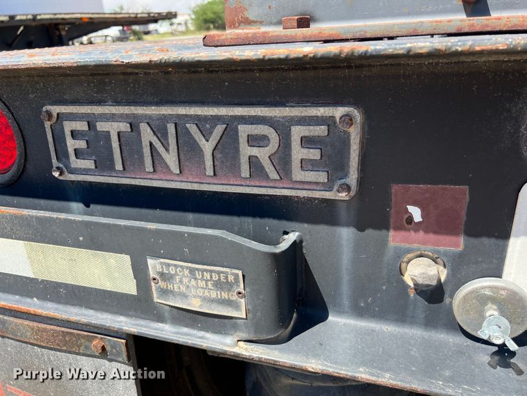 image for item LU9870 1994 Etnyre RTB40TD3-T1 lowboy equipment trailer