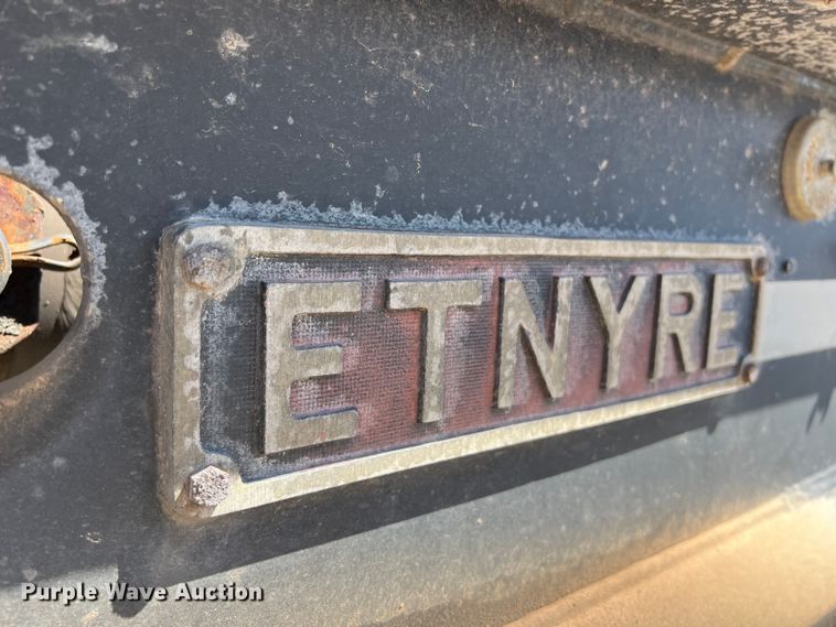 image for item LU9870 1994 Etnyre RTB40TD3-T1 lowboy equipment trailer