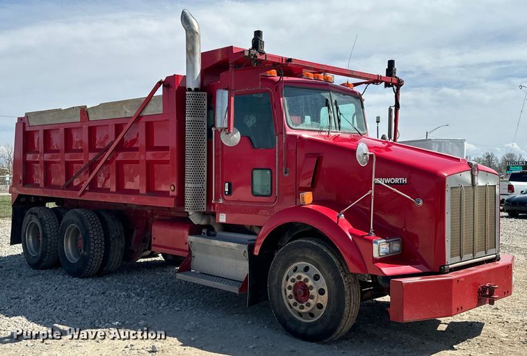 image for item ND9064 2010 Kenworth T800 dump truck