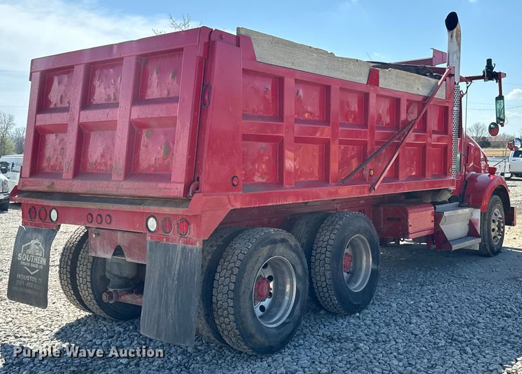 image for item ND9064 2010 Kenworth T800 dump truck