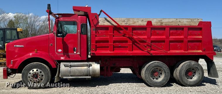 image for item ND9064 2010 Kenworth T800 dump truck