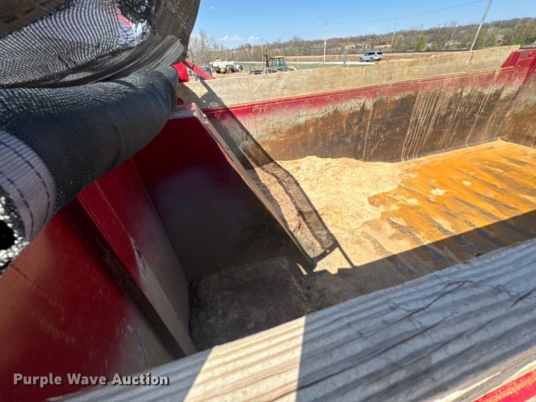 image for item ND9064 2010 Kenworth T800 dump truck