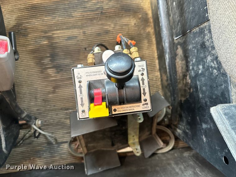 image for item ND9064 2010 Kenworth T800 dump truck