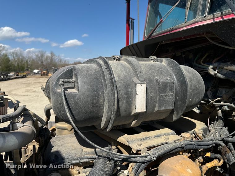 image for item ND9064 2010 Kenworth T800 dump truck