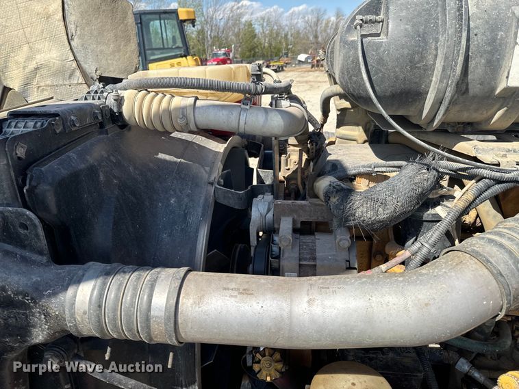 image for item ND9064 2010 Kenworth T800 dump truck