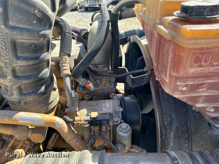 image for item ND9064 2010 Kenworth T800 dump truck