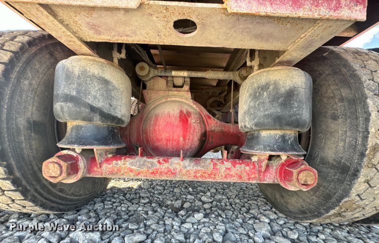 image for item ND9064 2010 Kenworth T800 dump truck