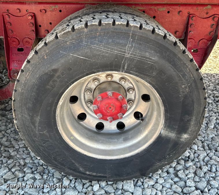 image for item ND9064 2010 Kenworth T800 dump truck