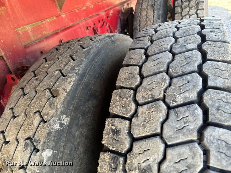 image for item ND9064 2010 Kenworth T800 dump truck