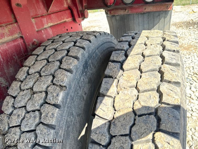 image for item ND9064 2010 Kenworth T800 dump truck