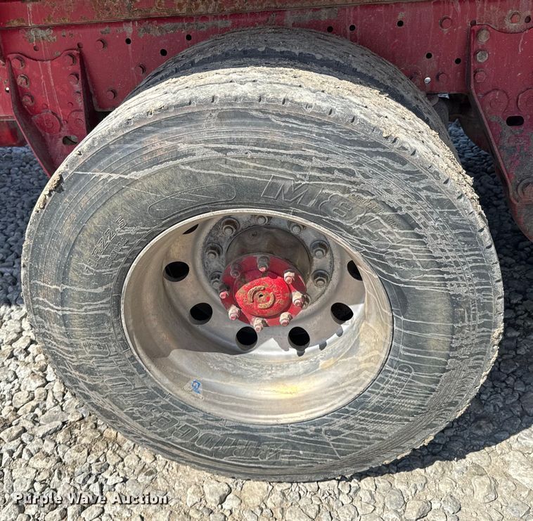 image for item ND9064 2010 Kenworth T800 dump truck