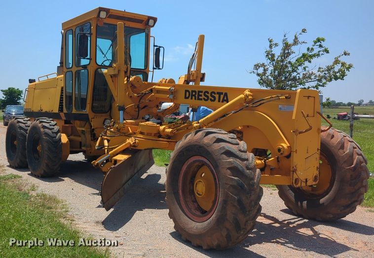 image for item NG9784 1994 Dresser 870 motor grader