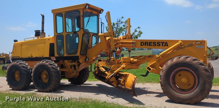 image for item NG9784 1994 Dresser 870 motor grader