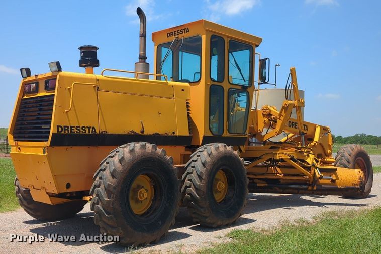 image for item NG9784 1994 Dresser 870 motor grader