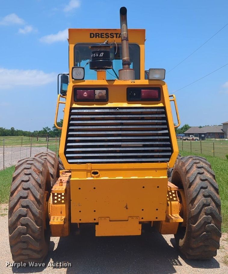 image for item NG9784 1994 Dresser 870 motor grader