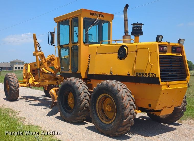 image for item NG9784 1994 Dresser 870 motor grader