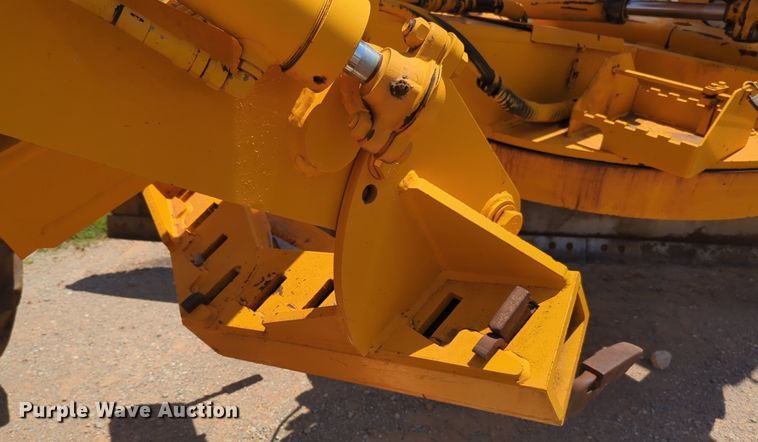 image for item NG9784 1994 Dresser 870 motor grader