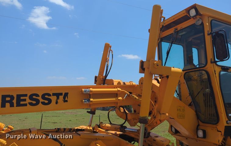 image for item NG9784 1994 Dresser 870 motor grader