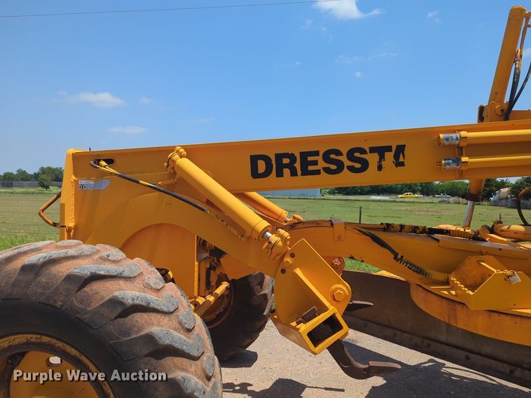 image for item NG9784 1994 Dresser 870 motor grader
