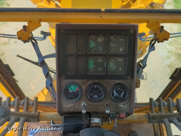 image for item NG9784 1994 Dresser 870 motor grader