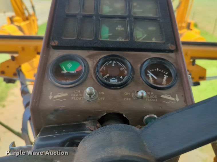 image for item NG9784 1994 Dresser 870 motor grader