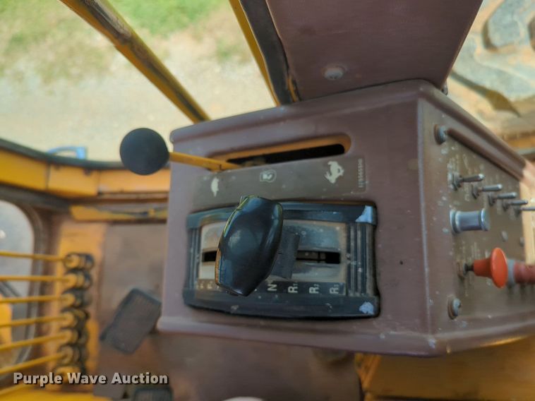 image for item NG9784 1994 Dresser 870 motor grader