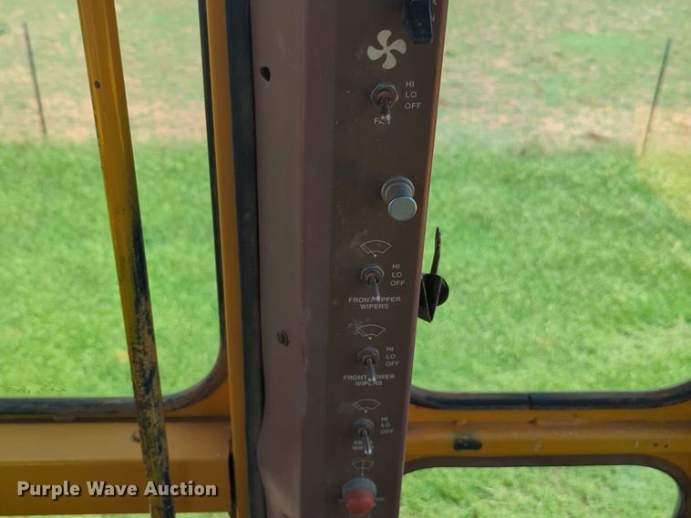 image for item NG9784 1994 Dresser 870 motor grader