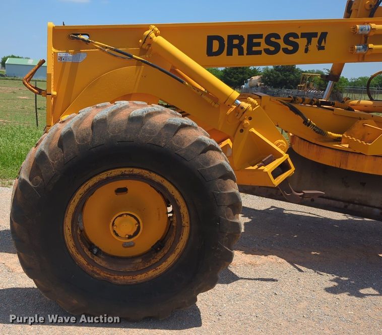 image for item NG9784 1994 Dresser 870 motor grader