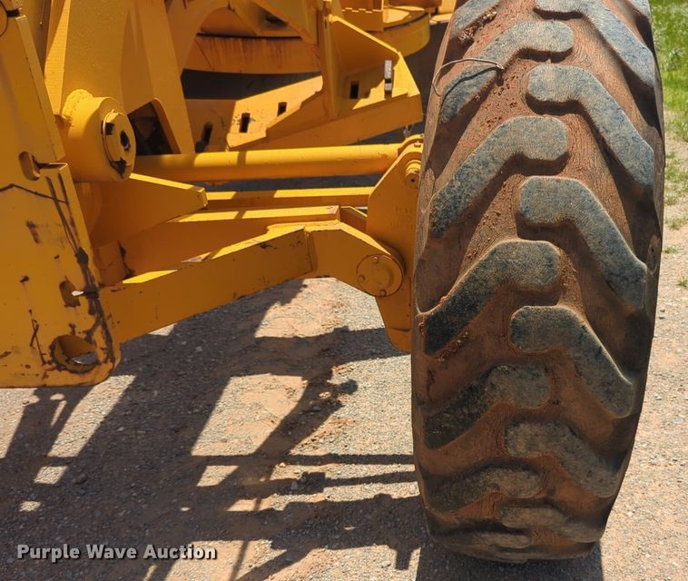 image for item NG9784 1994 Dresser 870 motor grader